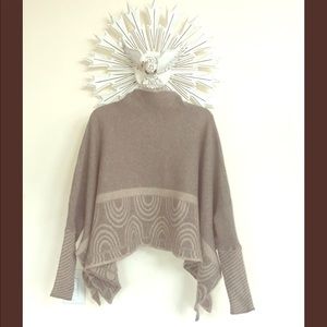 Linda Wilson cashmere merino poncho sweater EUC